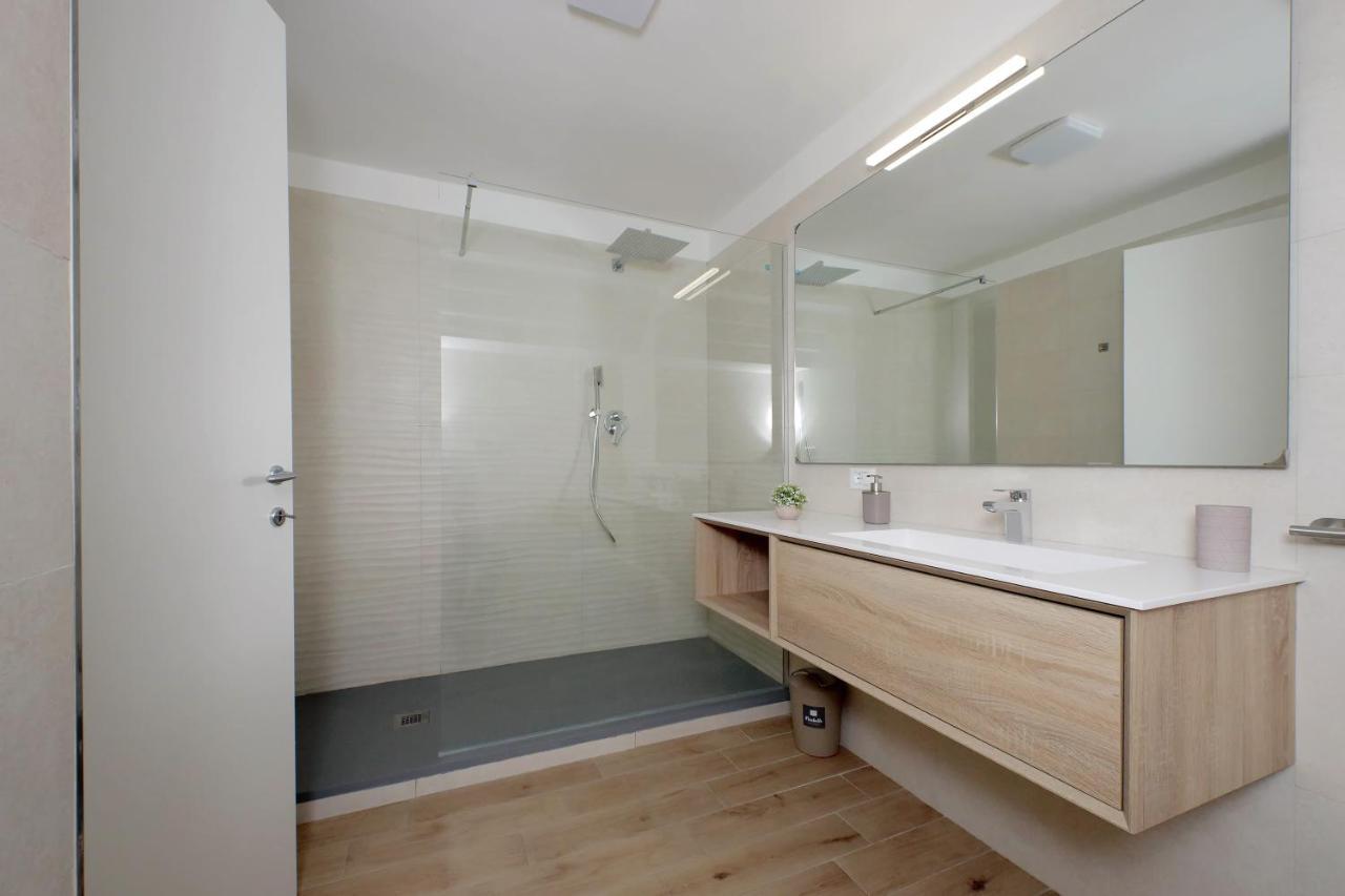 Trevi Suite Apartment - Barberini Рим Экстерьер фото